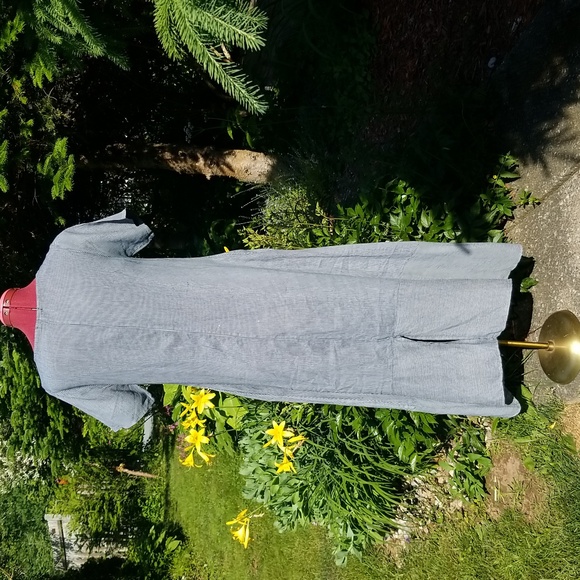 Flowy Linen Dress - Picture 8 of 16